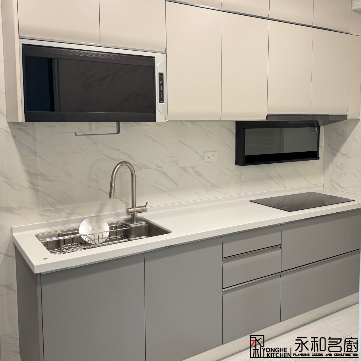 【高雄廚具推薦】系統廚具材質怎麼選？2025 檯面門板優缺點比較、價格行情全解析