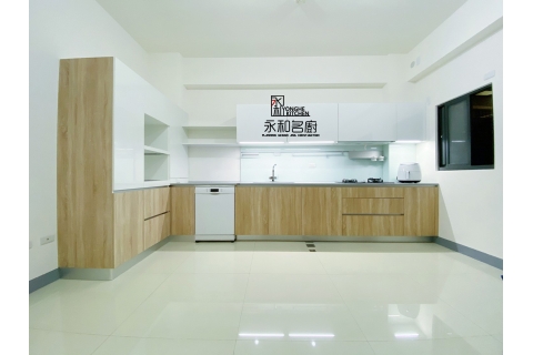 廚房修繕(檯面、高櫃)